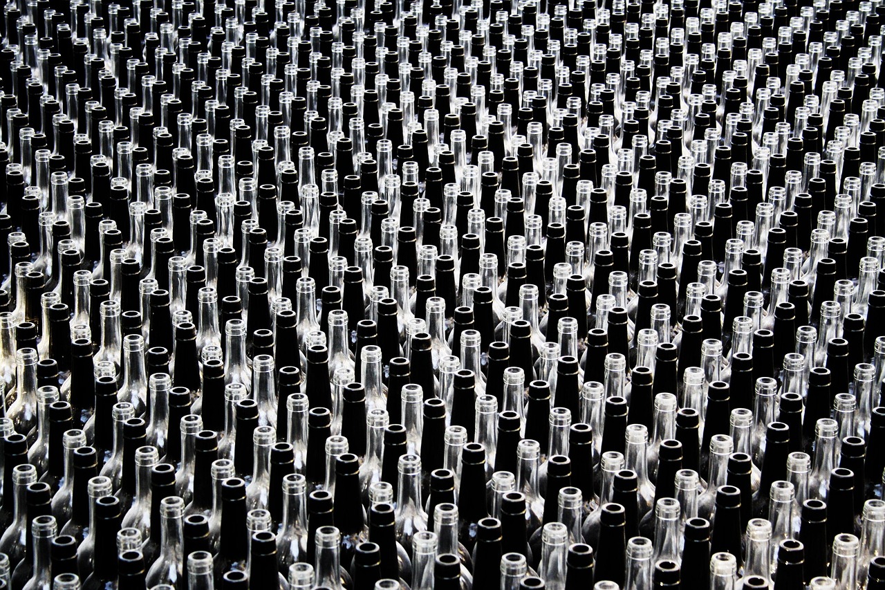 découvrez les conditions de travail : horaires, environnement professionnel, avantages sociaux et facteurs influençant le bien-être et la performance au travail.