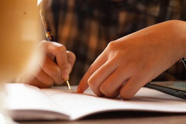 Comment rédiger une lettre de motivation efficace pour un CAP coiffure en 2025 ?