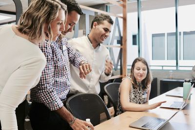 Inbound ou outbound marketing : comment choisir la meilleure stratégie pour votre entreprise en 2025 ?