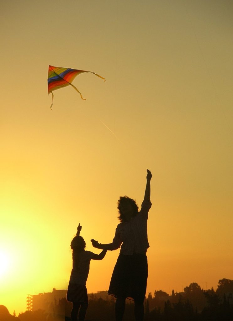 découvrez de nombreuses idées d'activités familiales amusantes et conviviales pour partager des moments inoubliables ensemble, que ce soit à la maison ou en plein air.